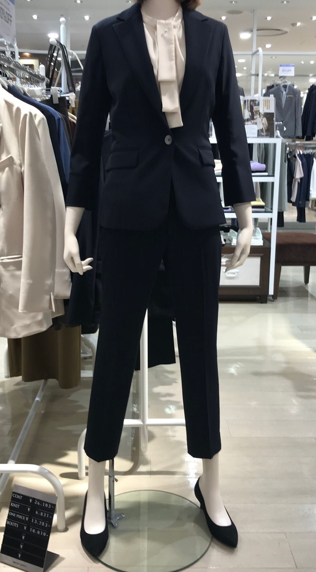 錦糸町レディース】買い足し、新調に最適スーツのご紹介です