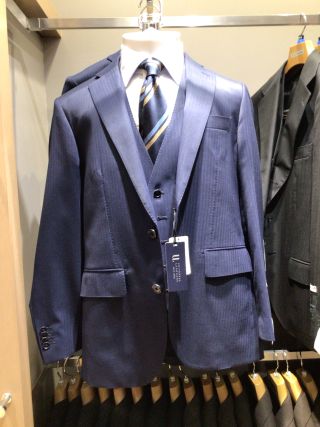 【在庫売り尽くし大セール♪】成人式の和装やスーツ姿をよりゴージャスに♪ 2023年度の成人式のオーダースーツの受付締め切り期限が迫って