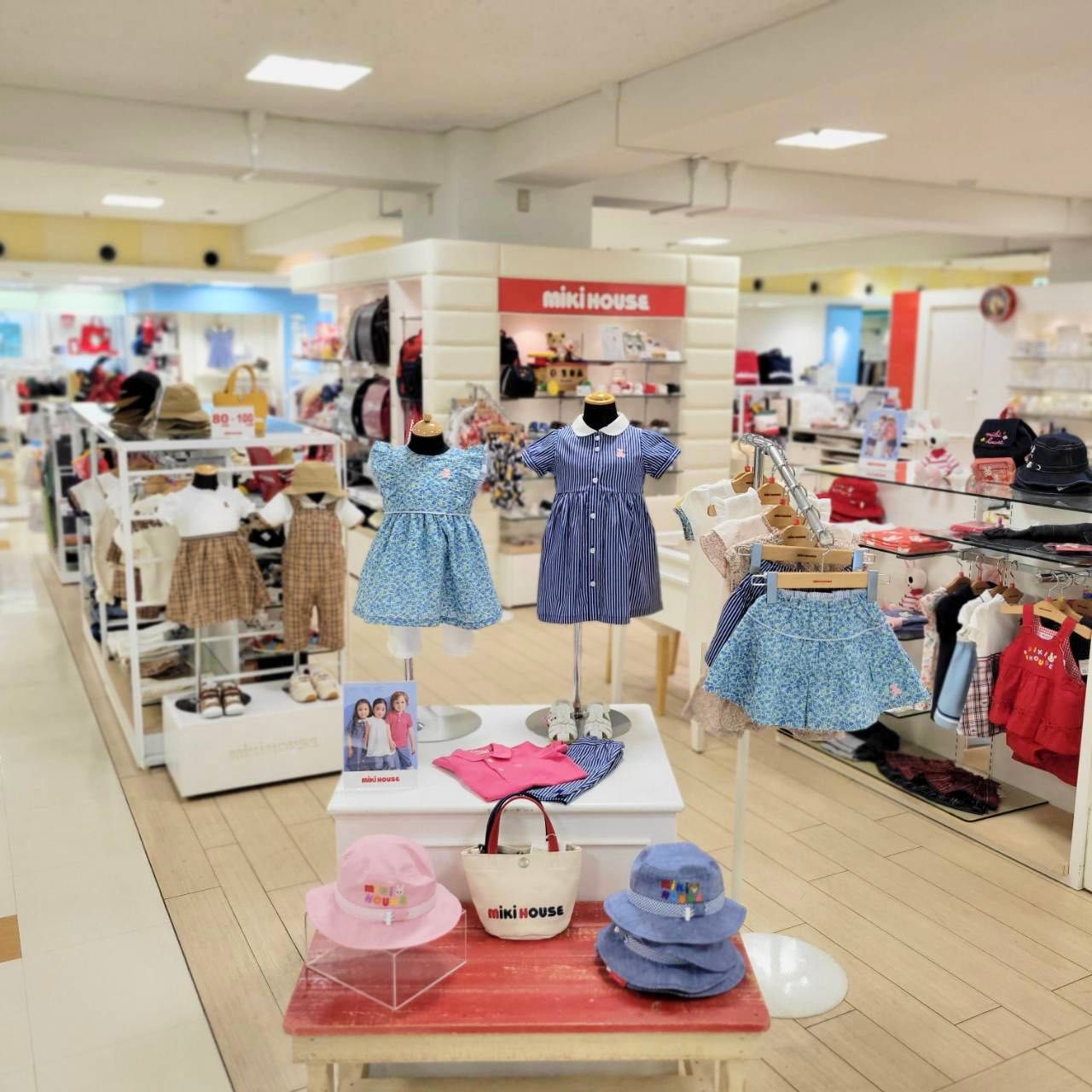 はじめまして！広島福屋店です！｜ミキハウスミキハウス 広島福屋