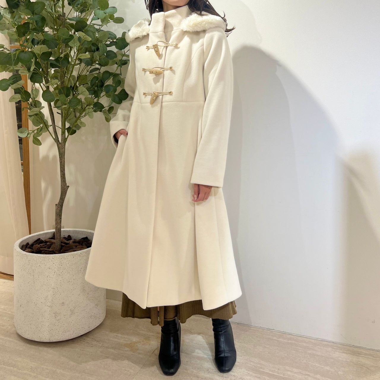 冬にオススメ！フェミニンムードたっぷりな大人可愛いダッフルコートの