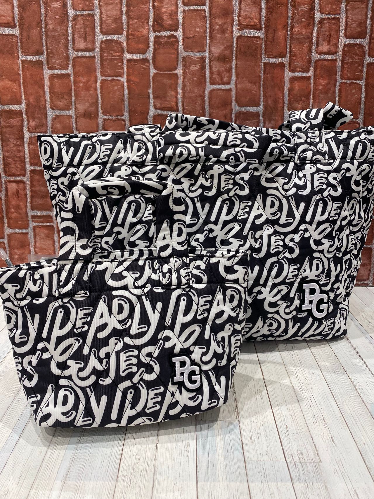 サマーセール!!パーリーゲイツ【新品】総柄ロゴグラフィック PEARLY GATES（パーリーゲイツ）新作バッグ入荷✨】 | ゴルフ5