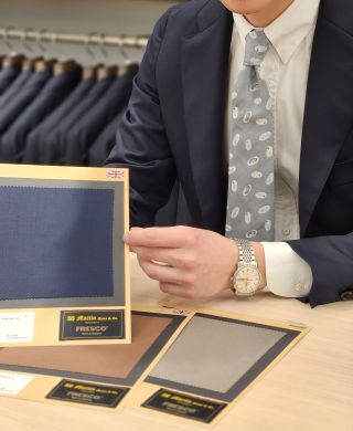 美品 ユニバーサルランゲージ セットアップ イタリアマルゾット製生地 グレー M 2024SS 新作オススメファブリック~｜UNIVERSAL LANGUAGE