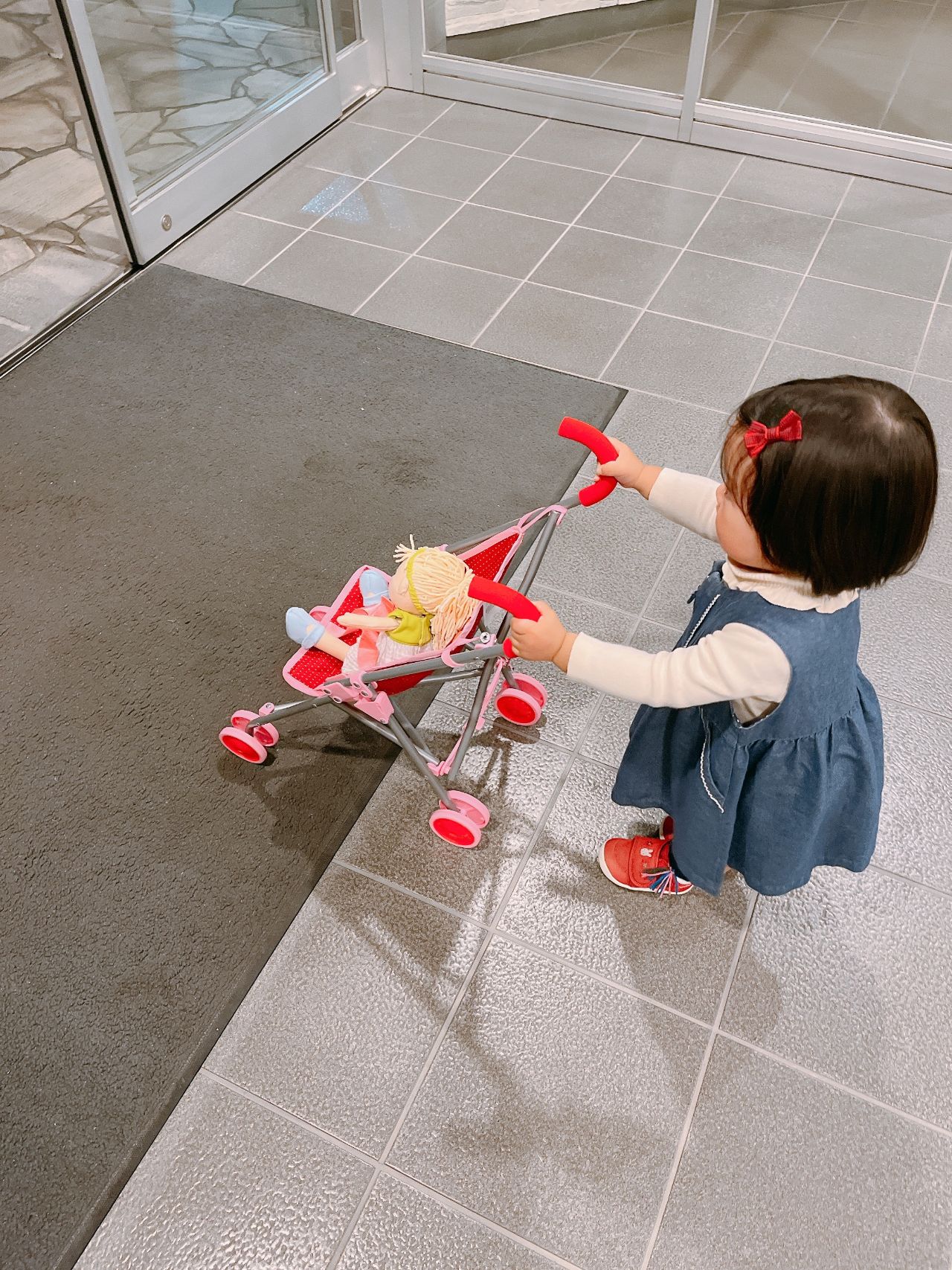 1歳8ヶ月 ひとりでできるかな？｜ファミリア1000daysの公式ブログ