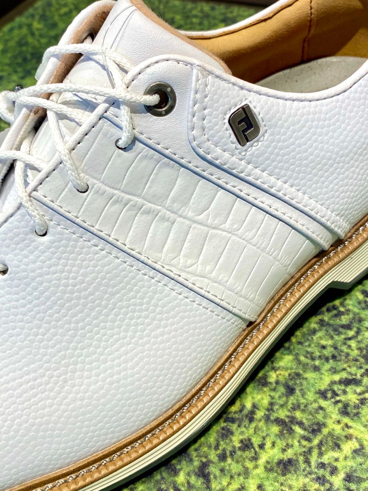 洗練された高級感クラシカルシューズ！【 FootJoy 】-DRYJOYS PREMIERE