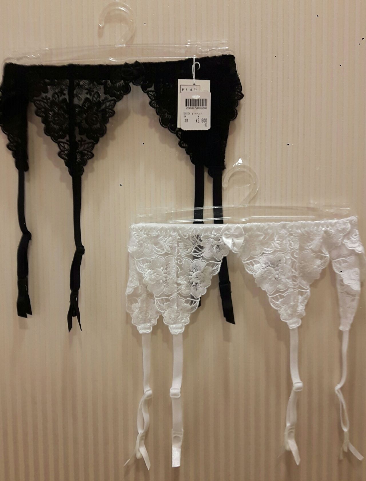 ガーターベルト新作入荷致しました！ 新宿東口店 下着の専門店アンテシュクレ(intesucre)公式ショップブログ