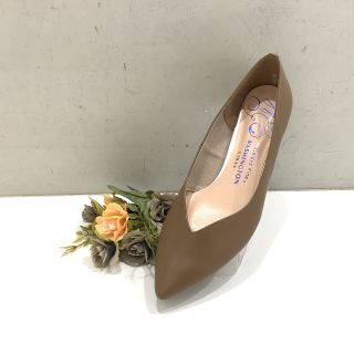 WASHINGTON 晴雨兼用 Vカット ローヒールパンプス|銀座