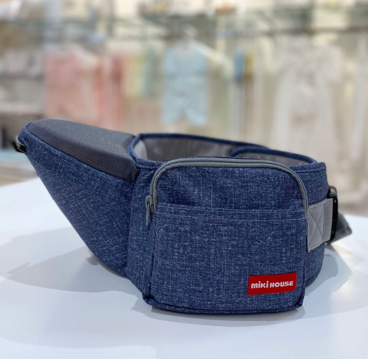 楽しくお出かけ♪ミキハウス×ポグネー ベビーキャリア｜ミキハウス