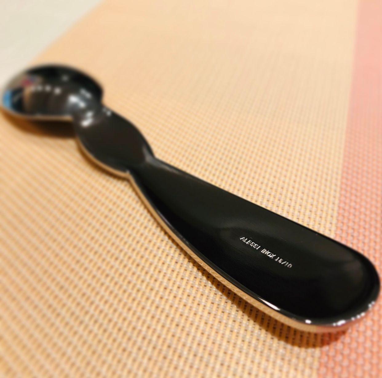 ALESSI 　アレッシィ　カトラリー　ナイフ　フォーク　スプーン Alessi | アレッシィ からのナイフフォークスプーン サービング