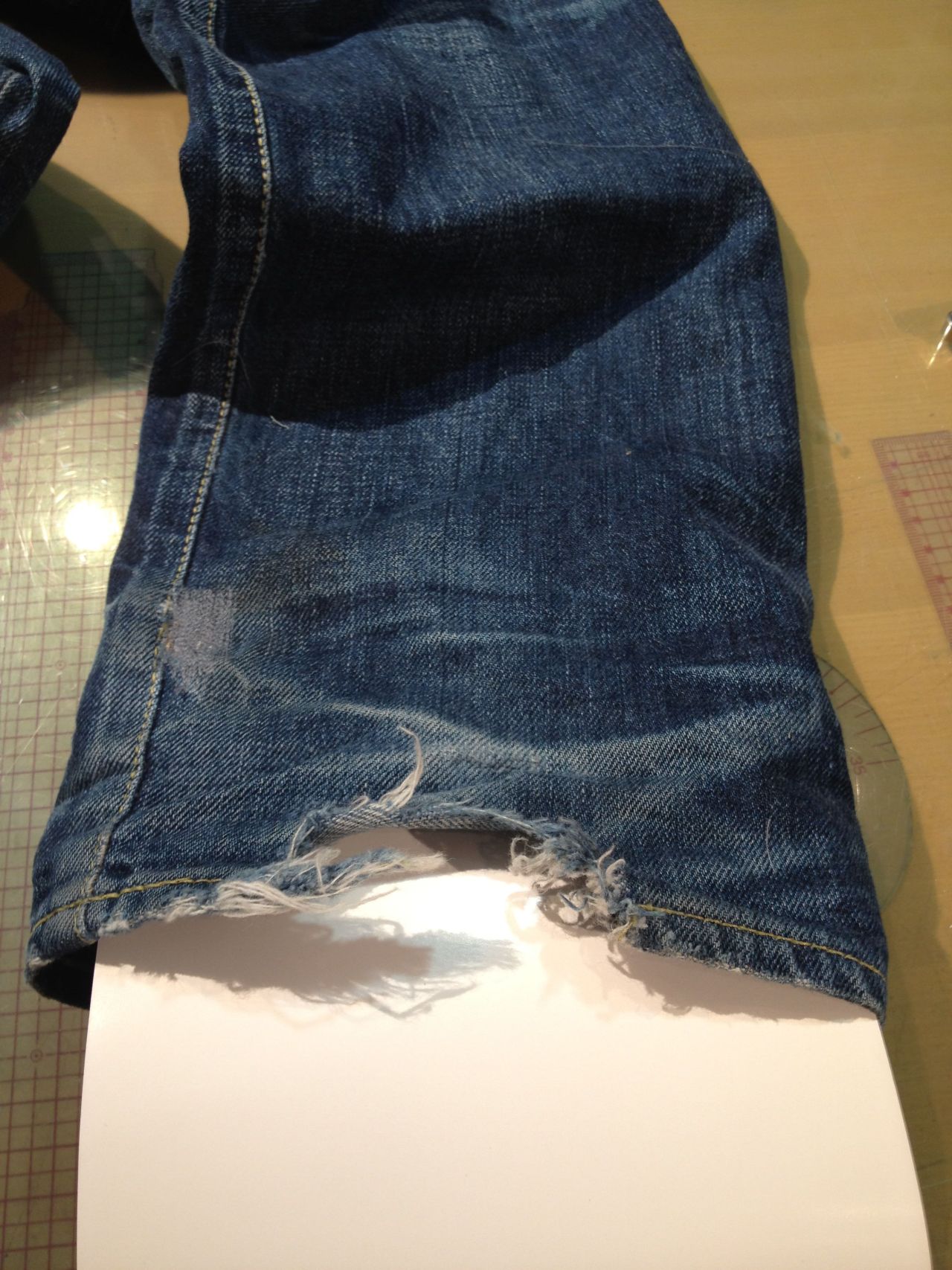 洋服の修理屋re Sew デニムの破れ直します Resew Clothes Repair Resew 渋谷店 上野商会公式ブログポータルサイト