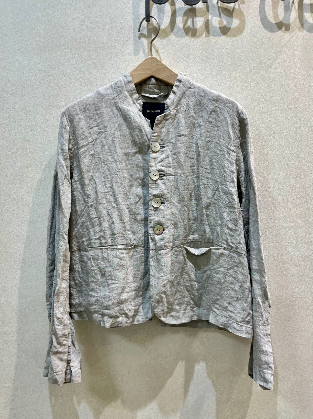 【pas de calais】 リネン 麻 炭染 先染め セットアップ ボタン pas de calais】 リネン 麻 炭染 先染め セットアップ ボタン