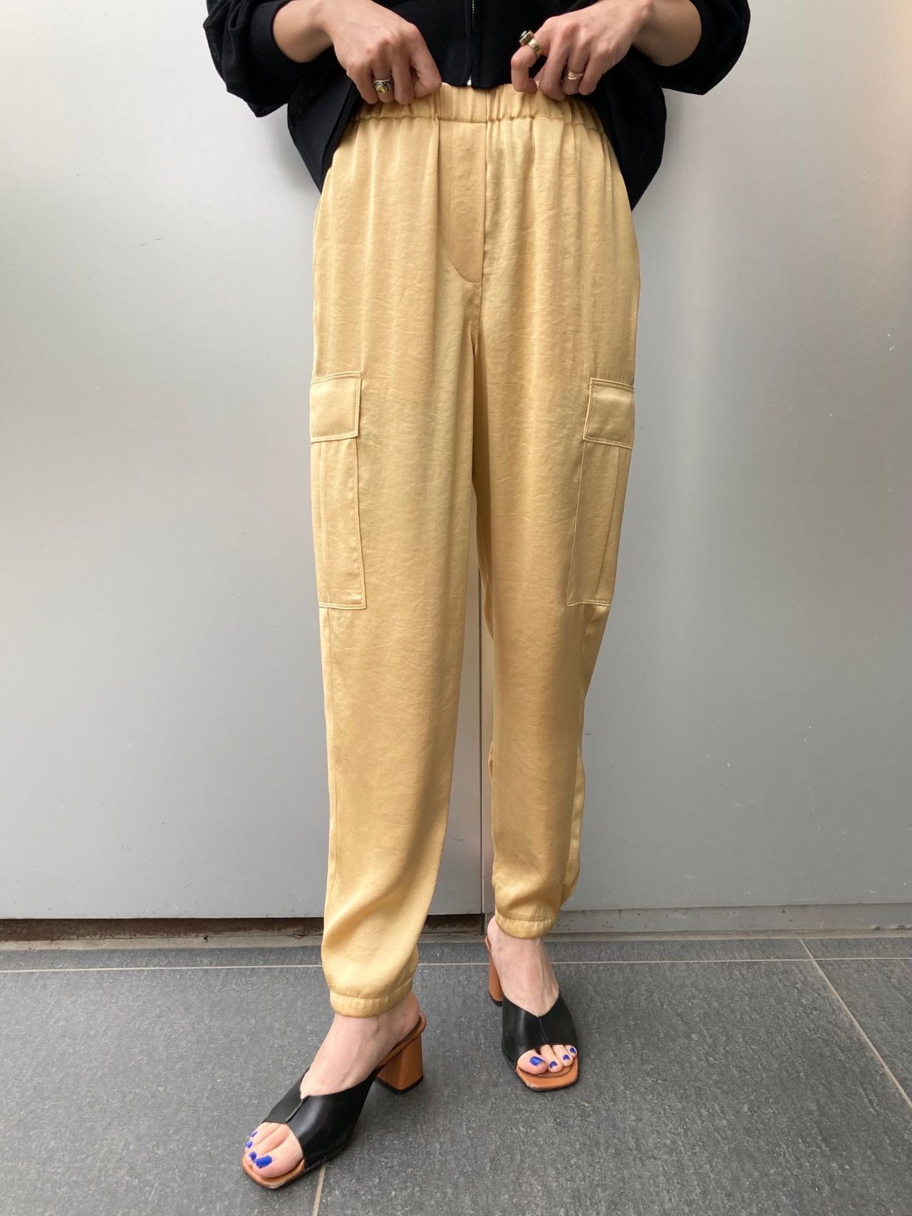 着回し】3LOOKサテンパンツオンオフコーデ | 旭川店 | Theory[セオリー  