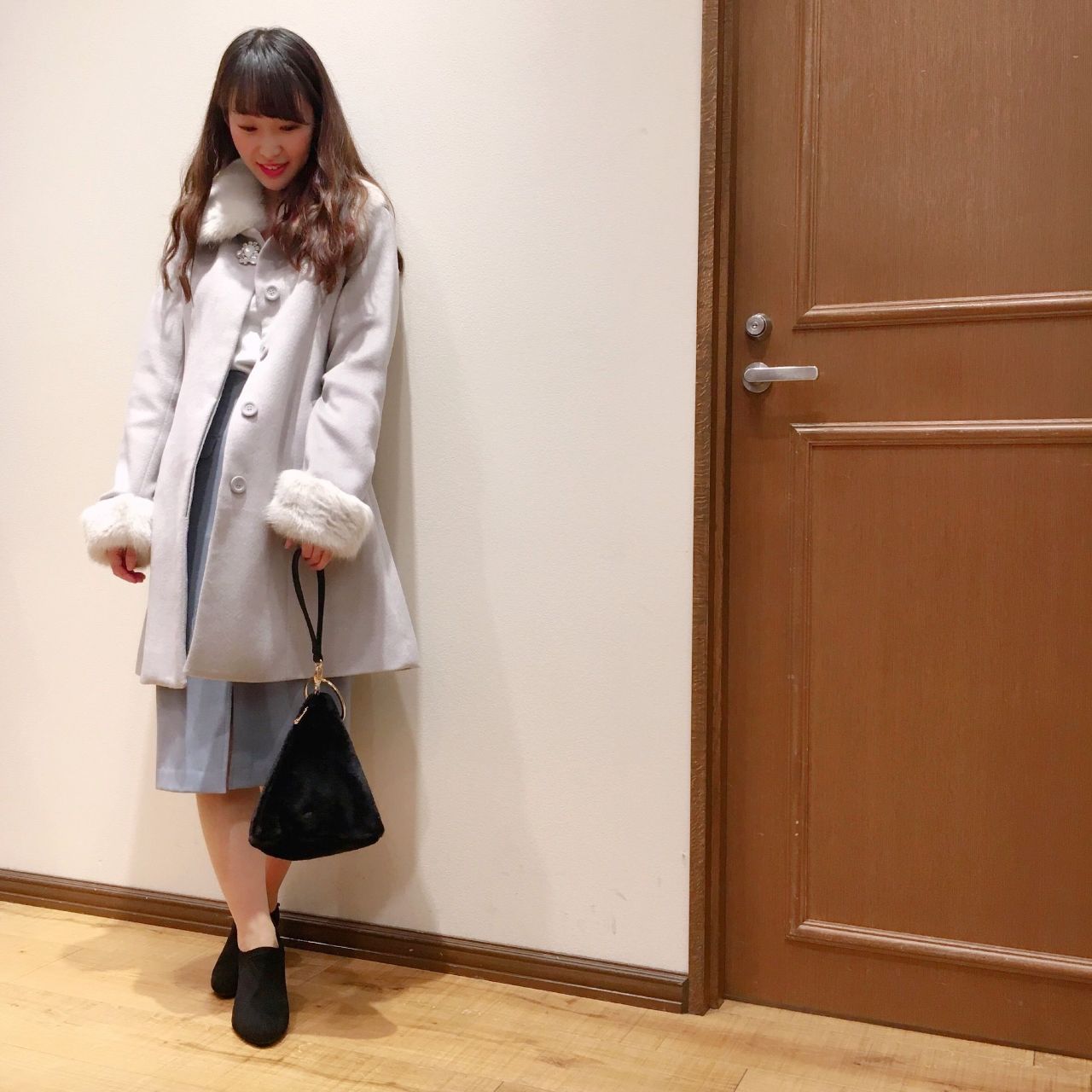 驚くばかりファー 付き コート コーデ 人気のファッショントレンド
