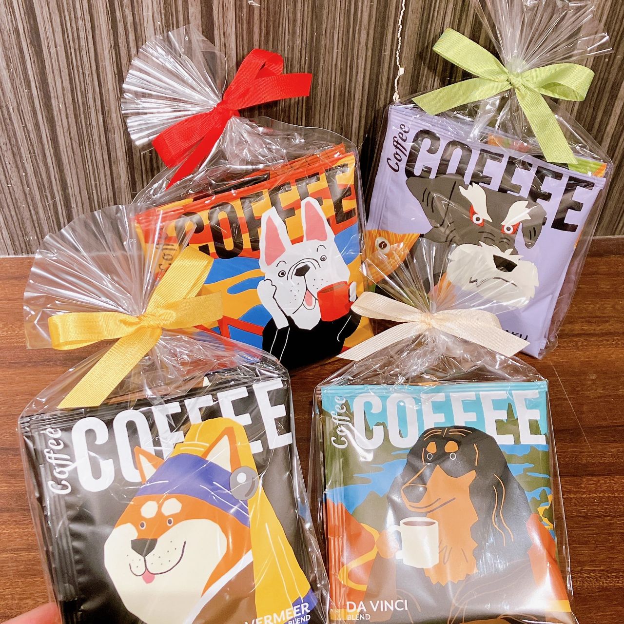 犬たちが有名絵画に！アートミュージアム | entre vida仙台港