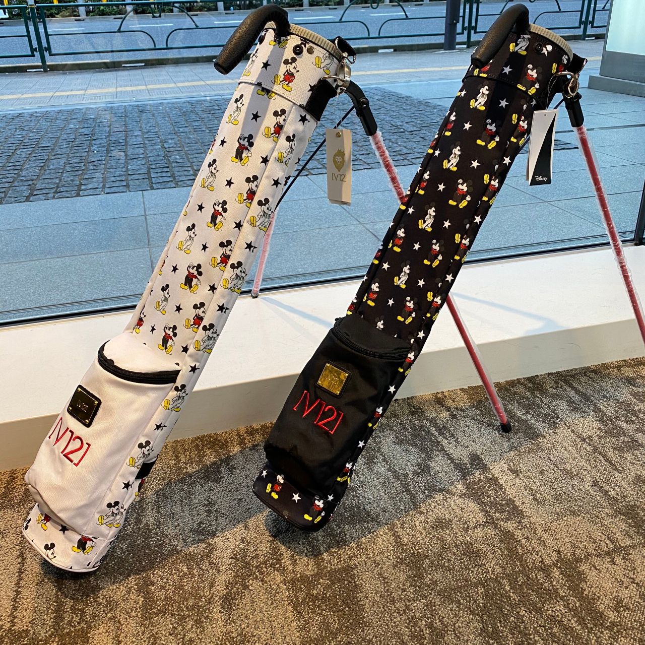 V12 Disney ゴルフ　バッグ V12×ディズニーコラボが入荷！！ | ゴルフ5 プレステージ広尾店