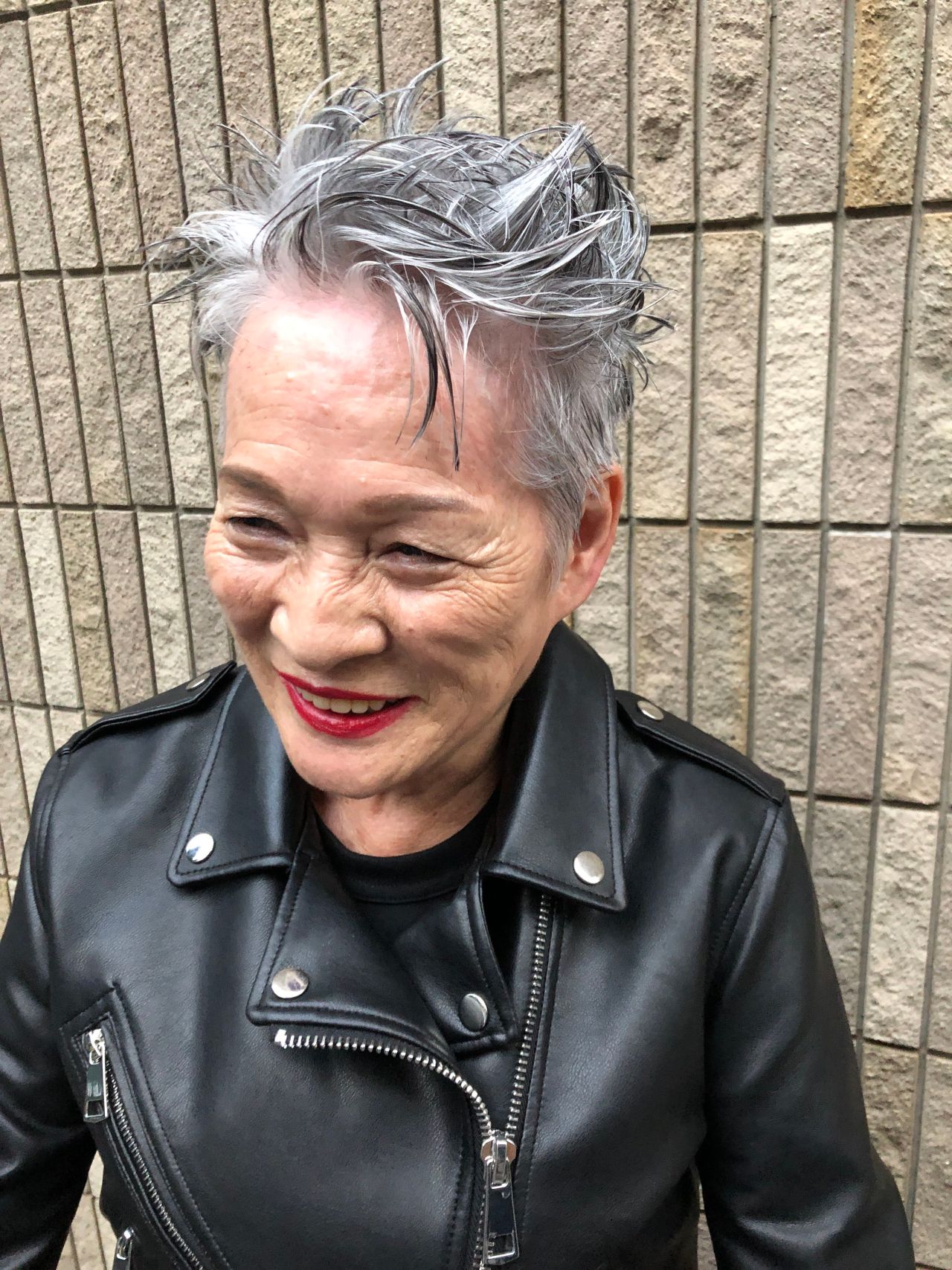 白髪があってもハイライトローライトで 美容室カキモトアームズのオフィシャルサイト