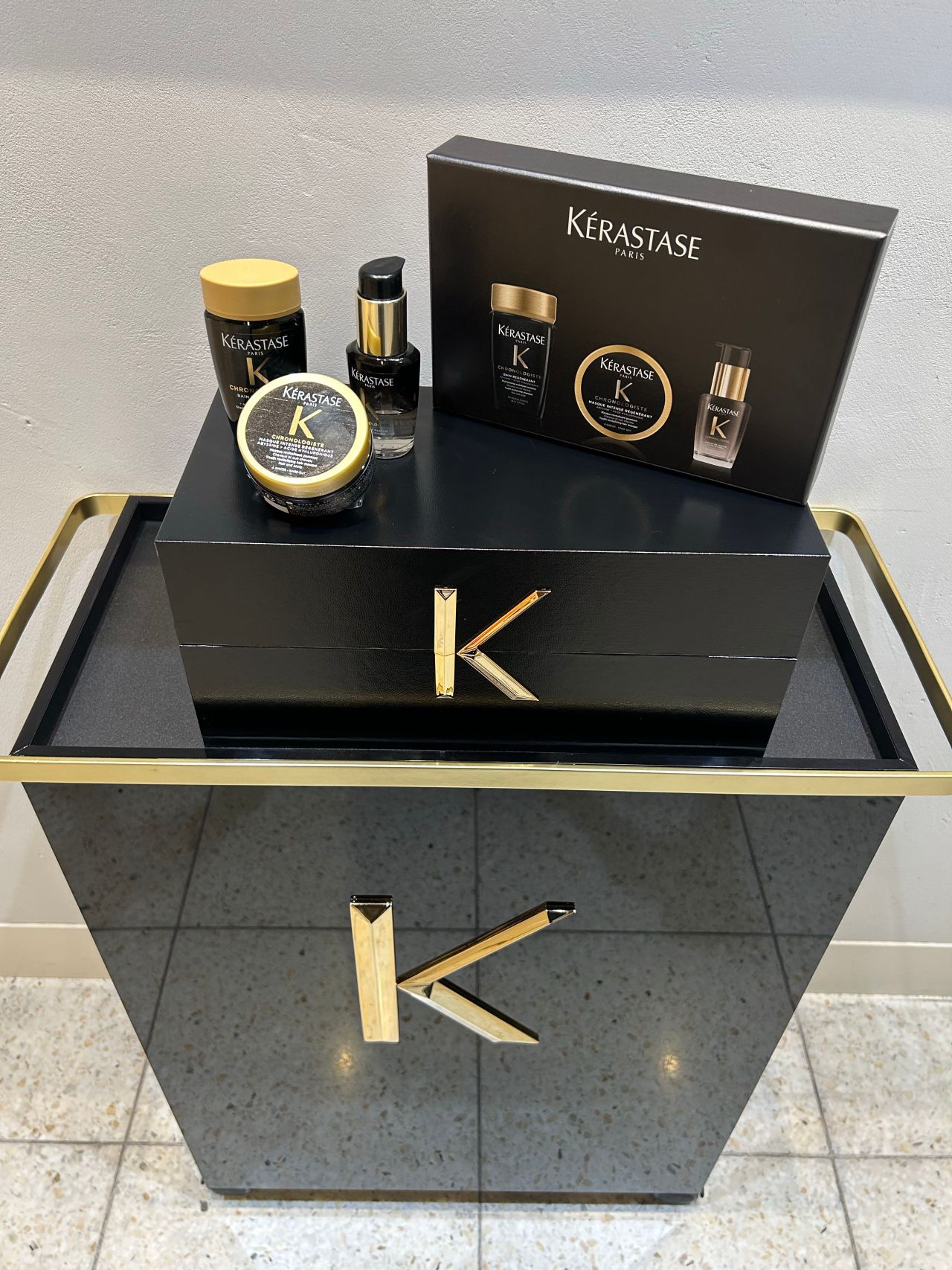 【極美品・希少】KÉRASTASE 正規サロン限定ワゴン／施術・ディスプレイ兼用 ✨KÉRASTASE 限定コフレのご紹介✨｜美容室カキモトアームズ 六本木