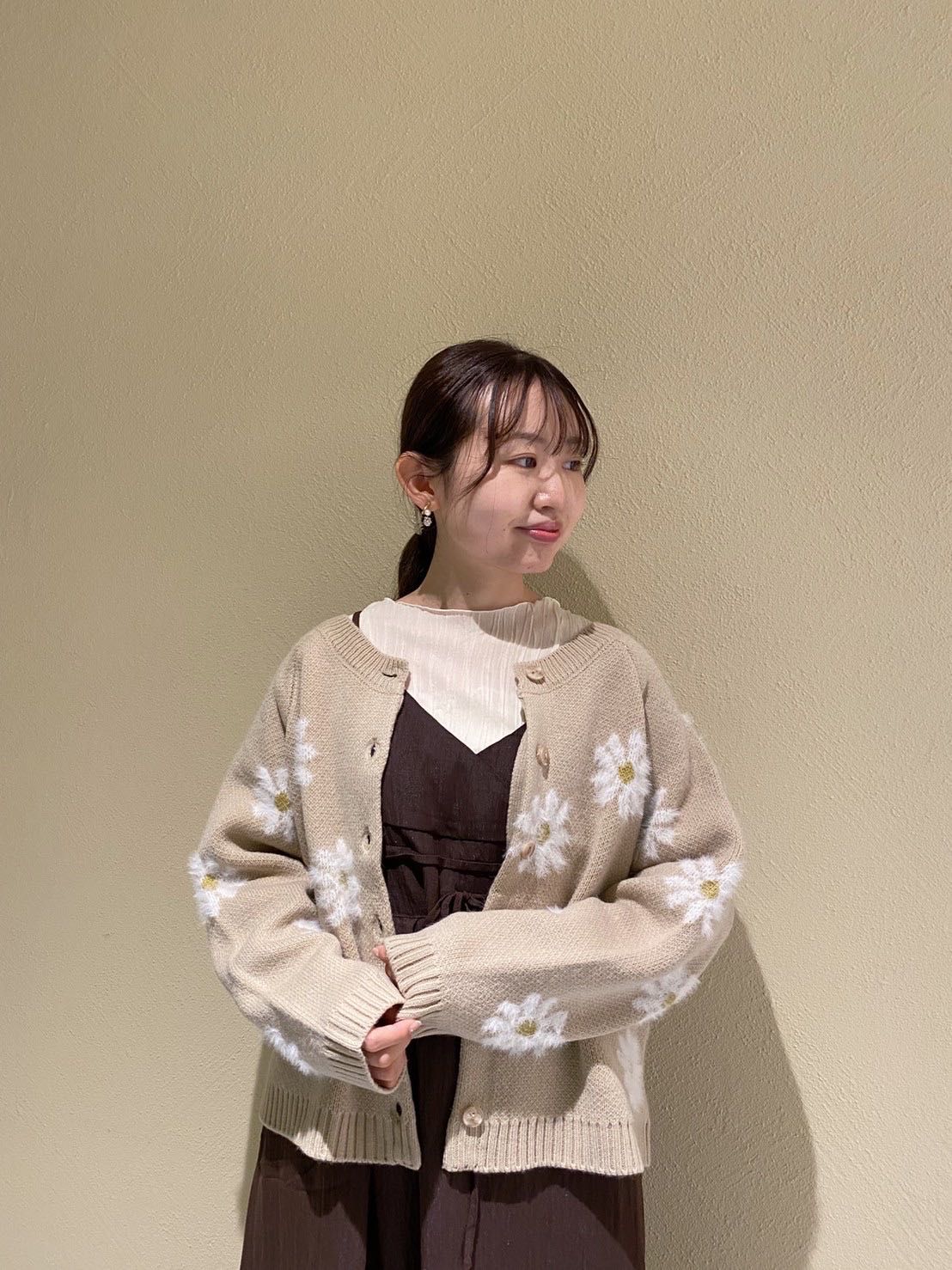 staff soga 151cm/お花のニットカーディ | レディースファッション