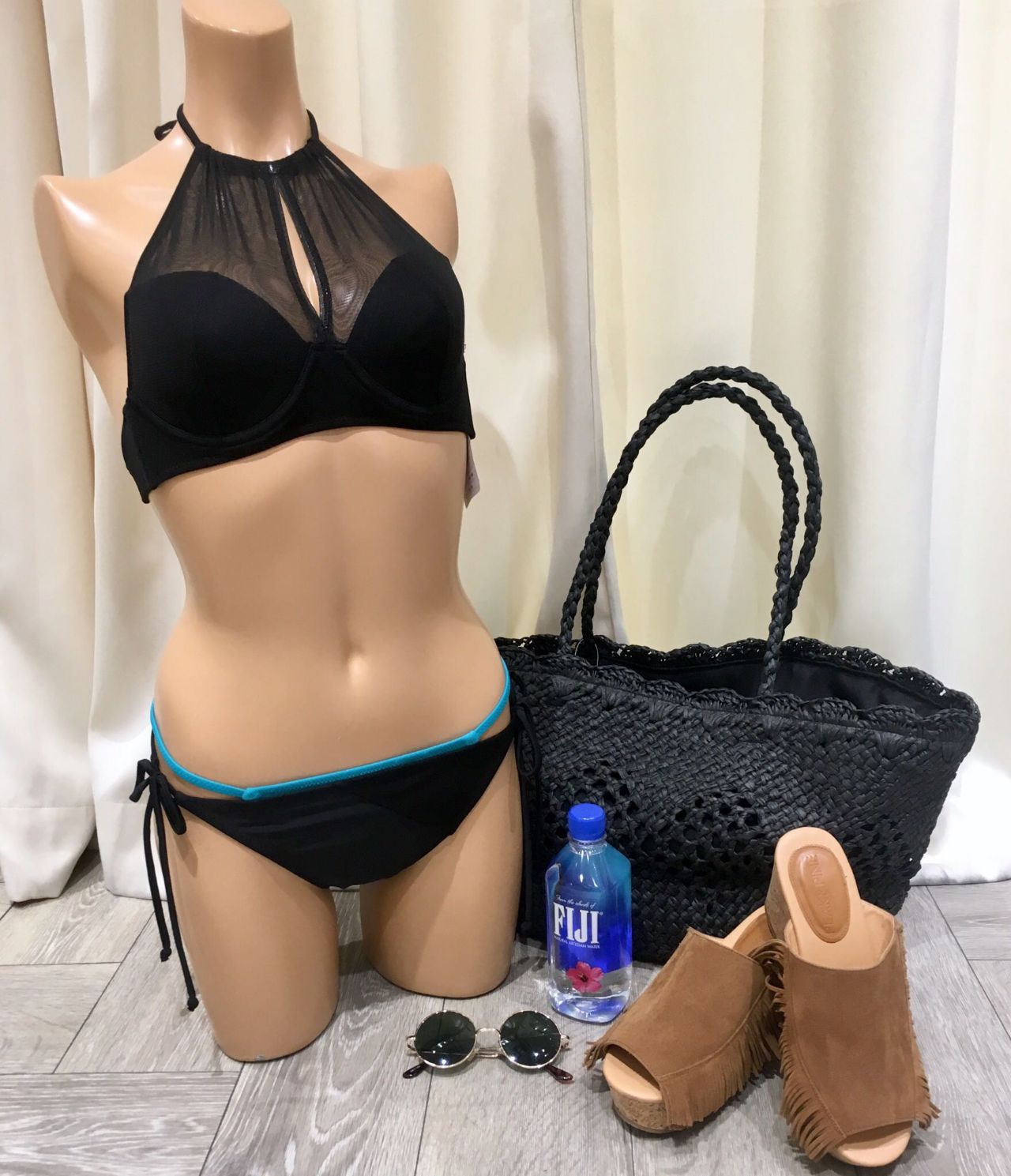 ハイネックでセクシーな大人bikini 福岡パルコ店 Peak Pine ピーク パイン 公式ブログ