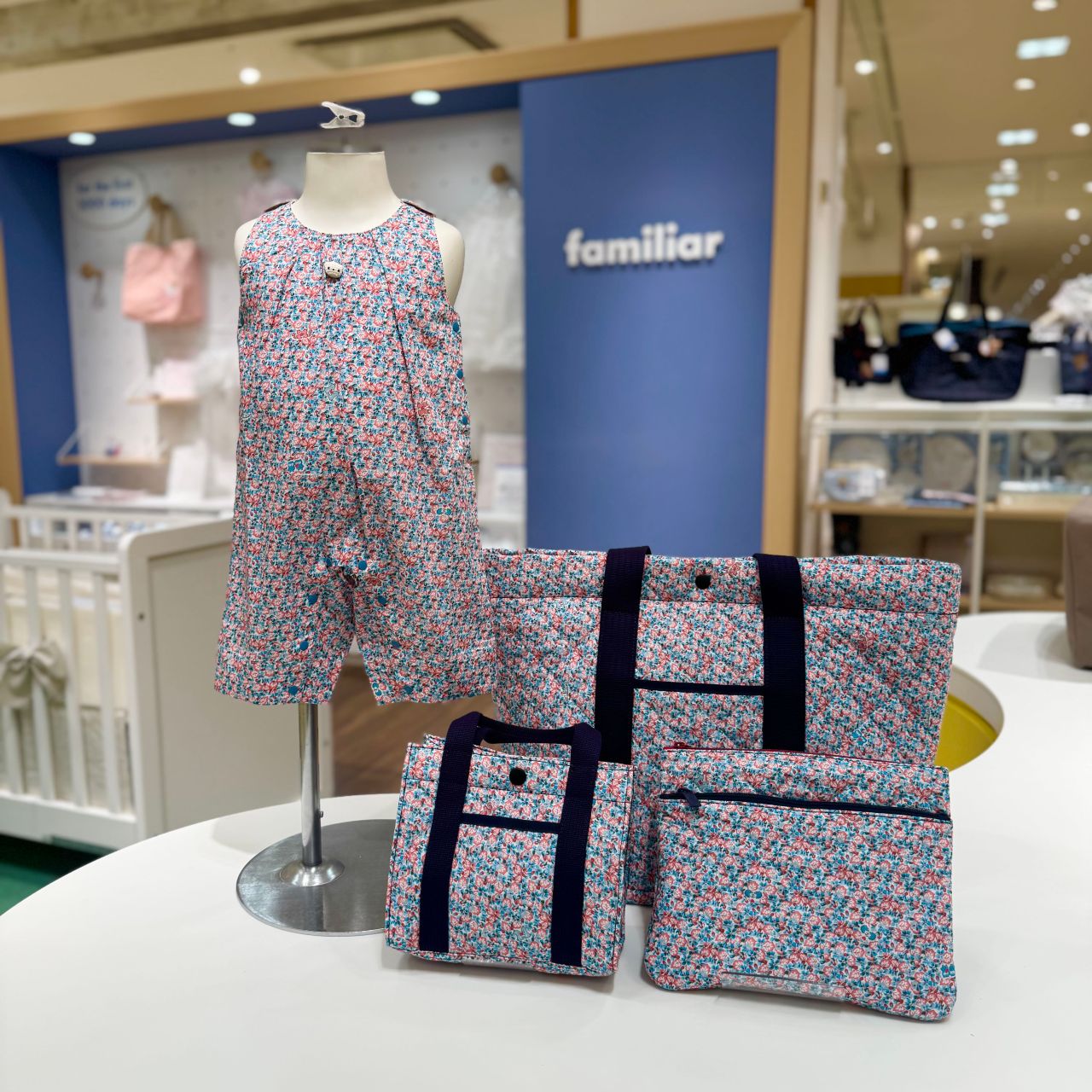 Liberty×familiar】アイテムのご紹介☺︎｜ファミリア西宮阪急の公式ブログ