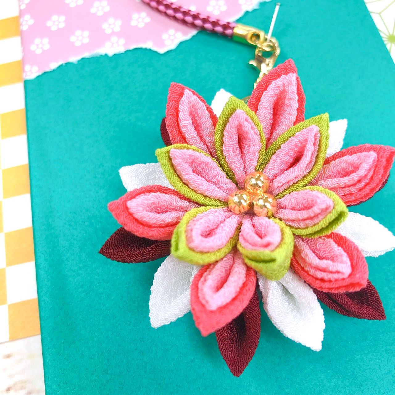 和柄つまみ細工キット作ってみました 本店 服飾館5階a Bフロア 毛糸 手芸材料 生地 手芸用品のオカダヤ Okadaya 公式ショップブログ 和柄つまみ細工キット作ってみました 本店 服飾館5階a Bフロア 毛糸 手芸材料 生地 手芸用品のオカダヤ Okadaya 公式ショップブログ