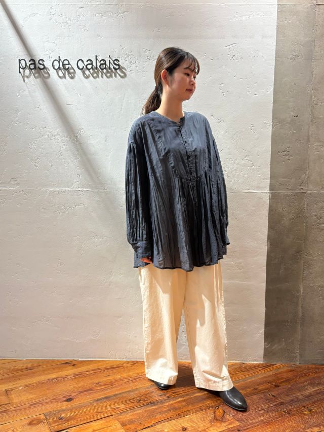 SALE】コットンシルクローンボタニカルダイ ボリュームブラウス