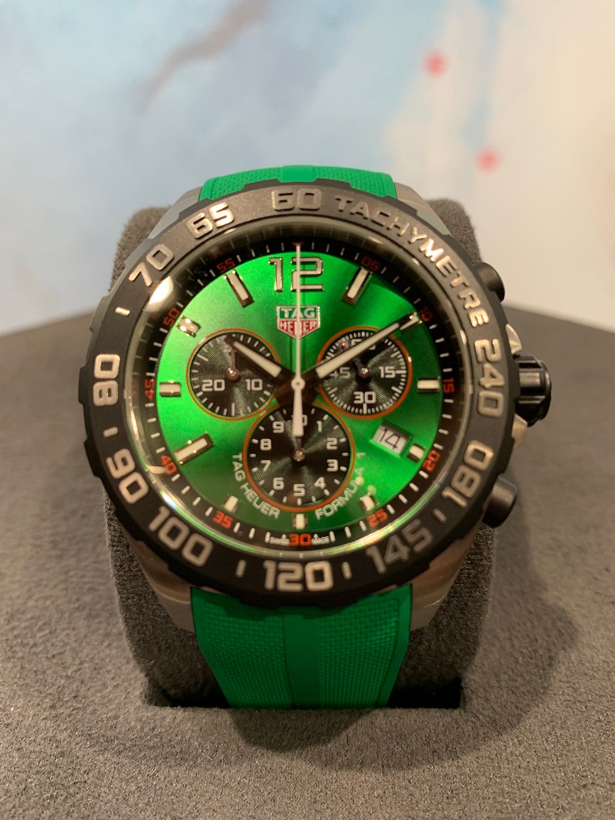 タグホイヤー ブラック文字盤 グリーン フォーミュラ1 純正ベルト タグ