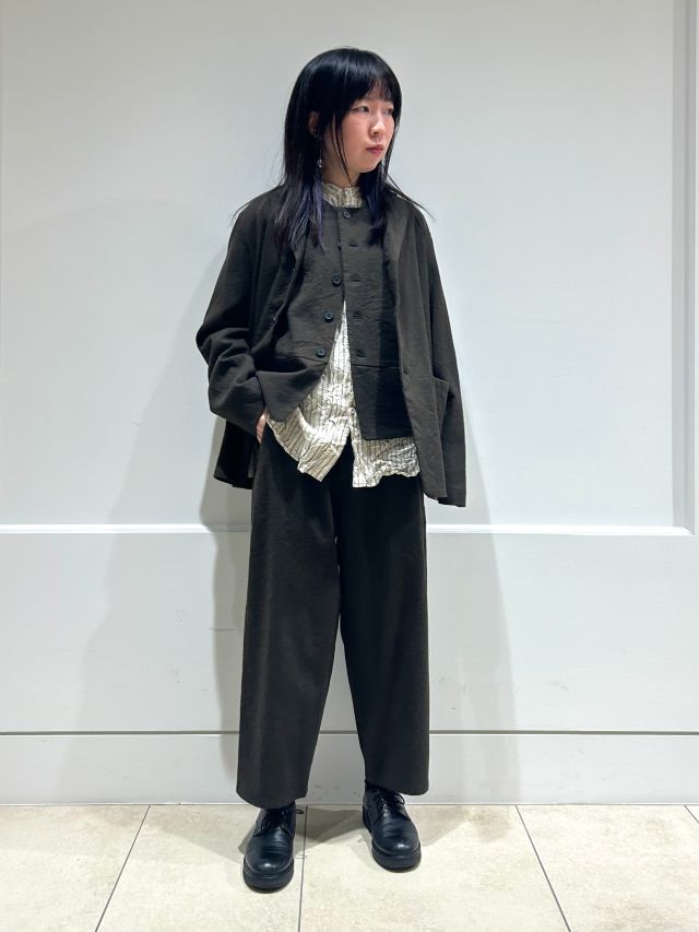未使用品パドカレpas de calais 黒テーラー襟シンプルブラウス 商品コーディネート一覧 | パドカレ・サージュデクレ公式オンラインストア
