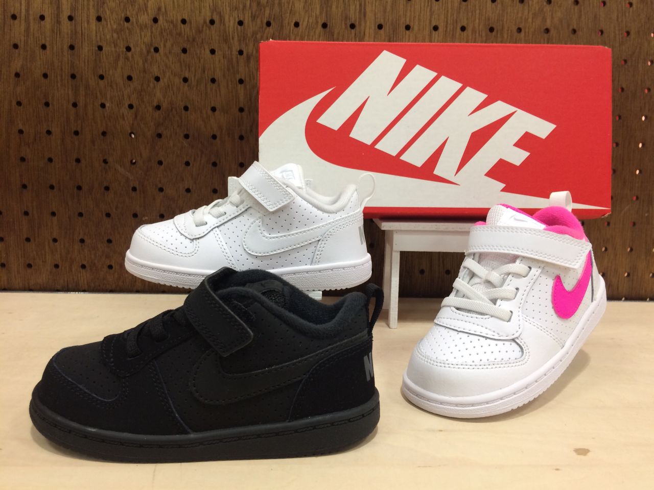 授業料 コレクション ダメージ ナイキ コート バーロウ キッズ Nurichem Org