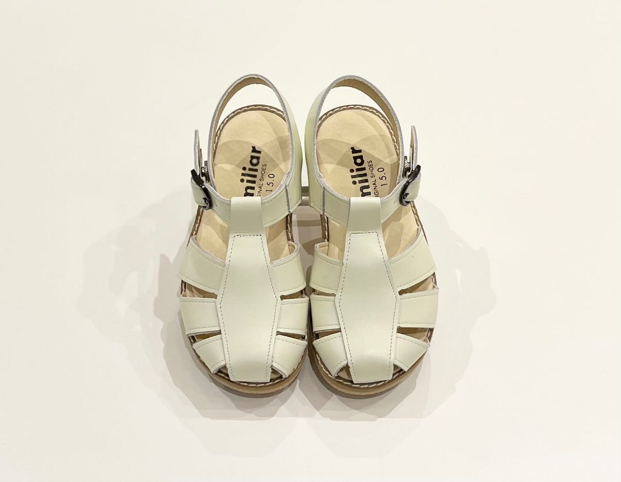 ファミリア サンダル（ホワイト、20センチ） familiar サンダル