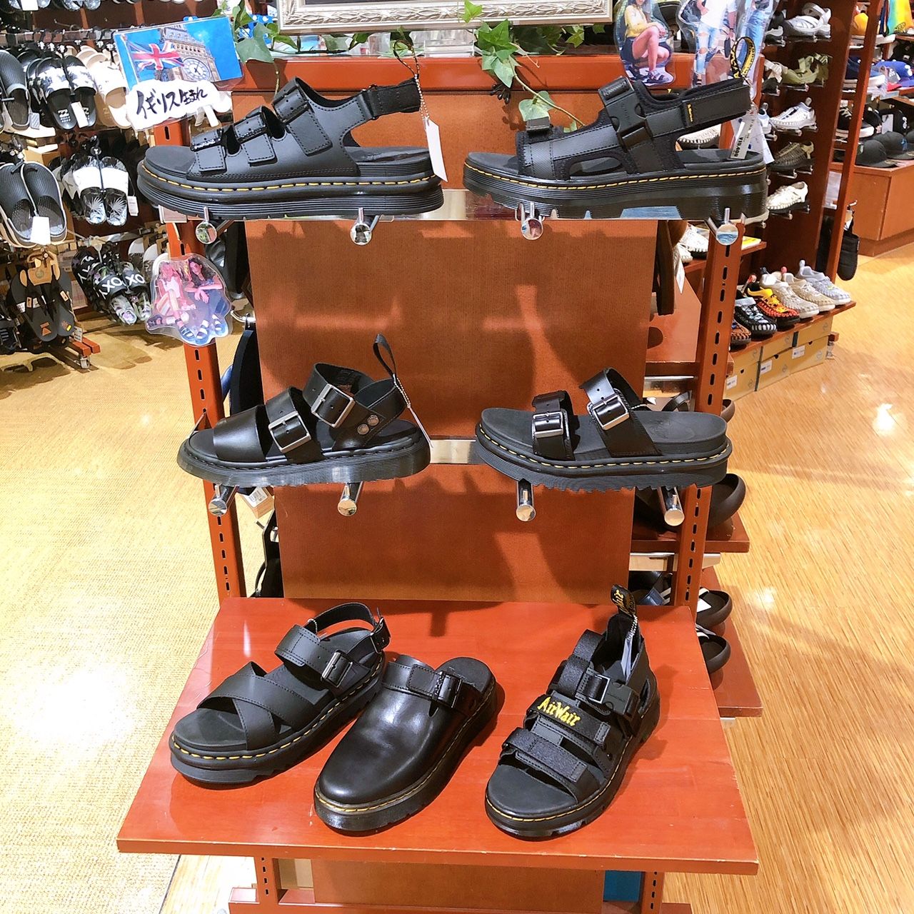 Shoes メンズ売れているサンダルはこれ イオンモール岡崎店 Shop News ムラサキスポーツ Murasaki Sports公式サイト
