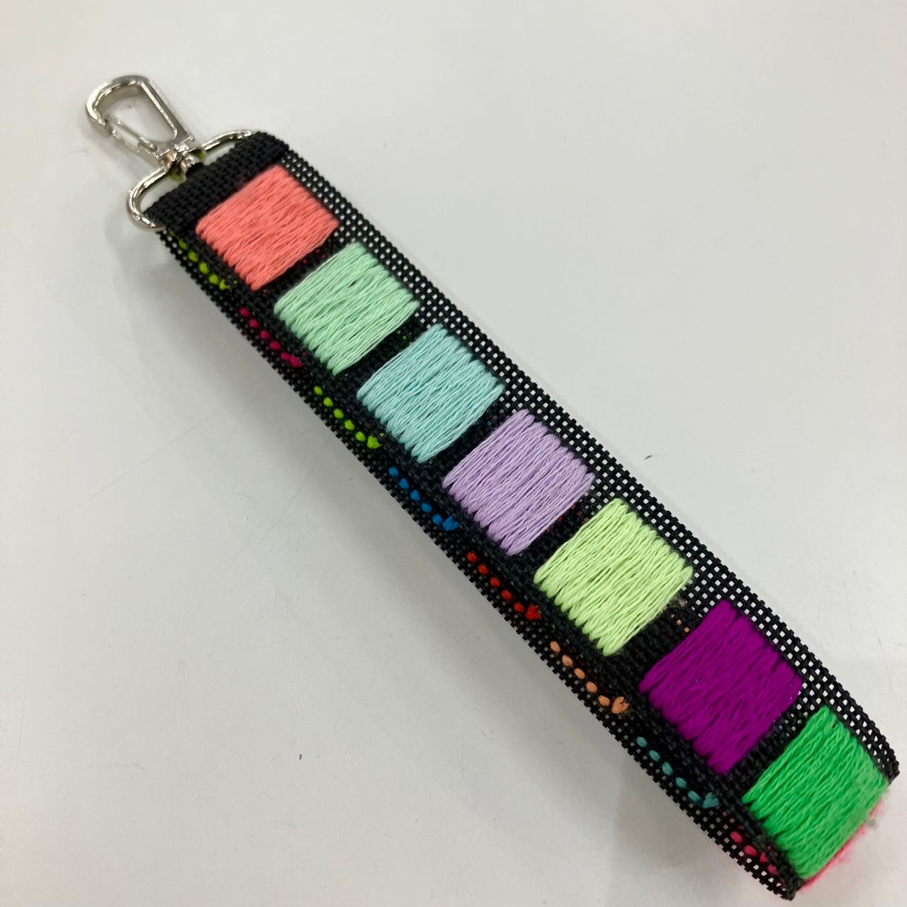 推し活×ハンドメイド！ワイドストラップ入荷！！ | 6F 毛糸