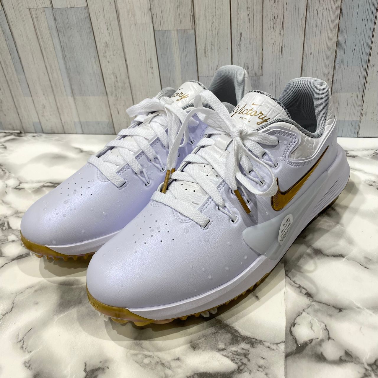 Nike ゴルフシューズ ホワイト/ゴールド NIKE✔︎】新作ゴルフシューズ入荷✨ | ゴルフ5 プレステージ新宿店