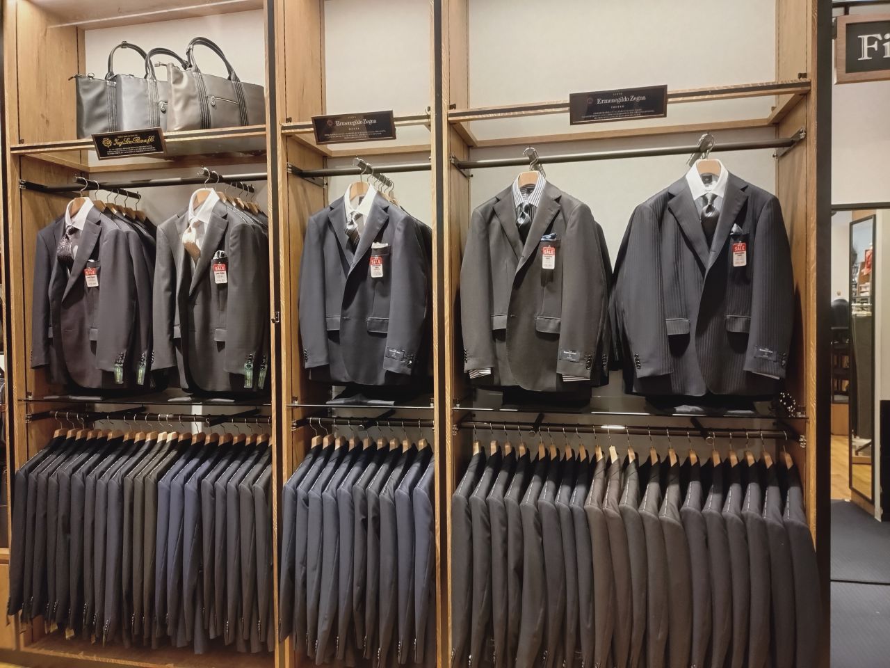 新作スーツ揃いました！｜Mitsumine Outlet｜Staff Blog