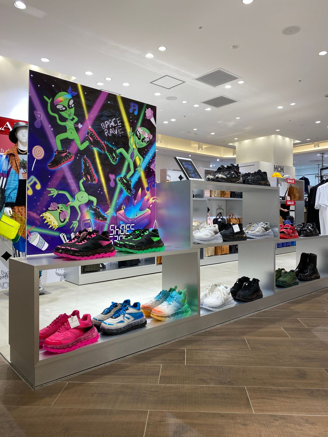 Shoes シューズ Pop Upについて Lhp名古屋parco Lhp Lhp名古屋パルコ 上野商会公式ブログポータルサイト