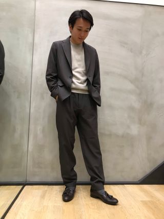 【最終価格】GIVENCHY　スーツ　セットアップ　オフィスカジュアル メンズ オフィスカジュアル】コスパ最強のパフォーマンススーツ