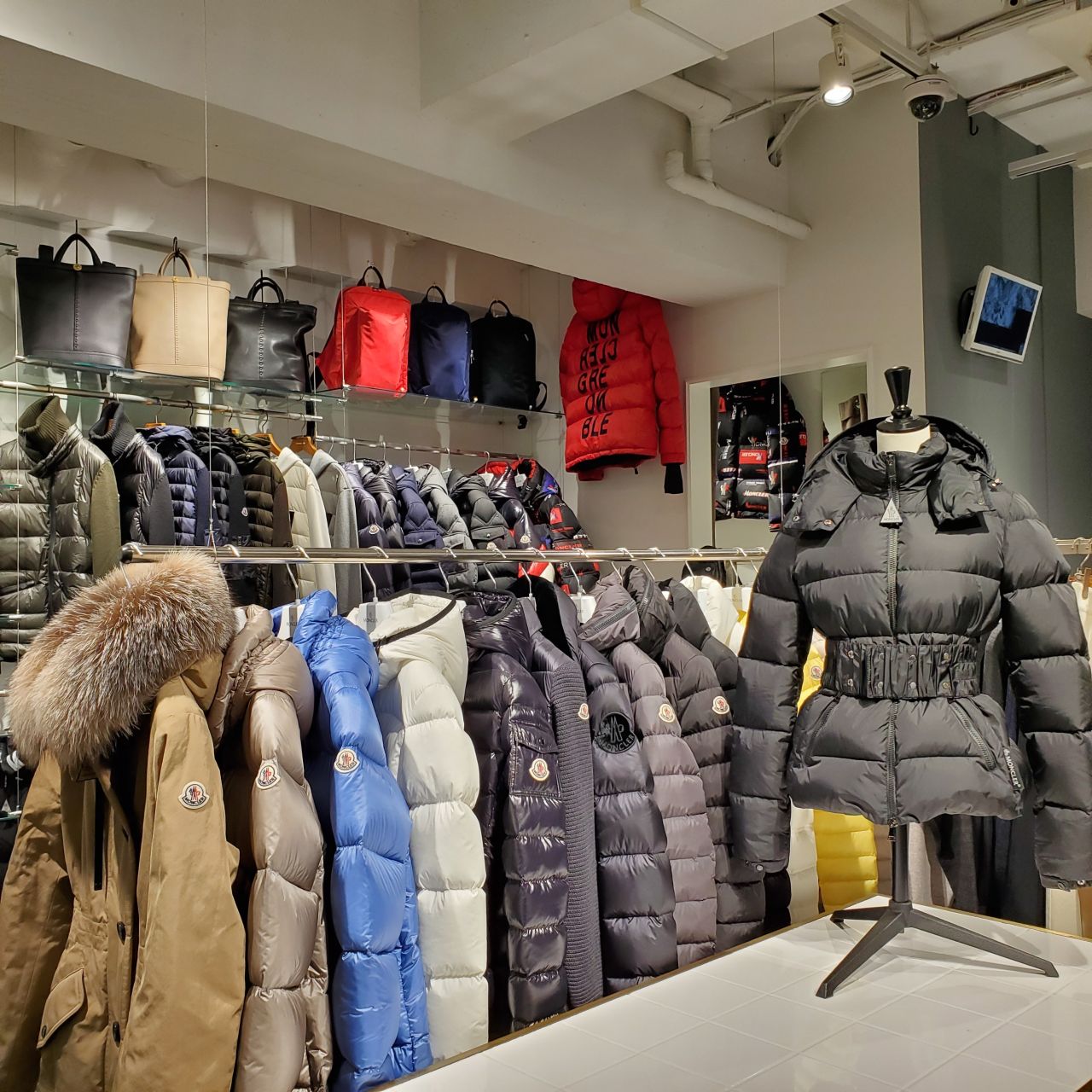 レディース Moncler モンクレール のご紹介ですよ Rawlife Rawlife 自由が丘 上野商会公式ブログポータルサイト