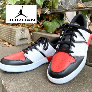 NIKE】