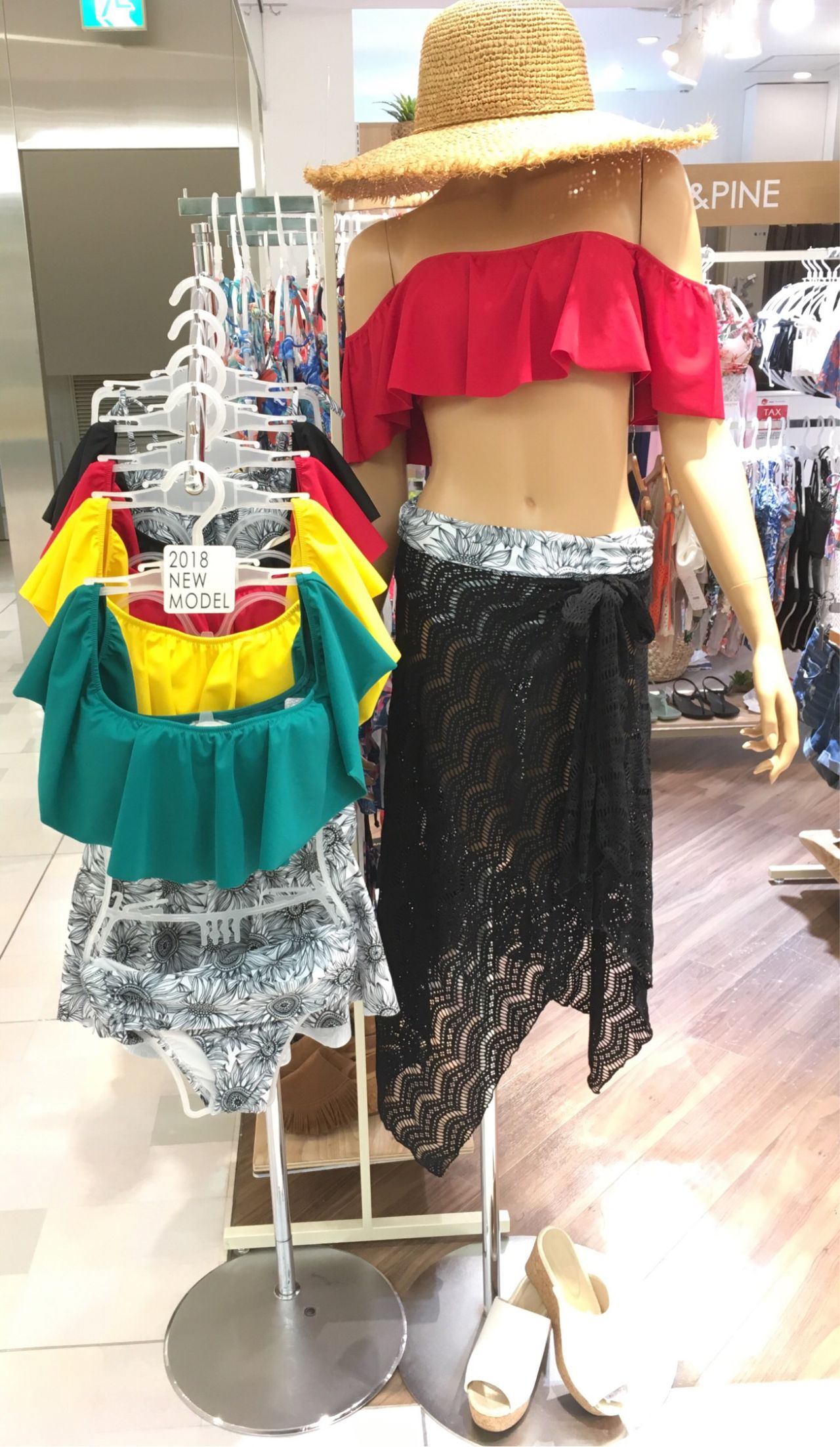 夏カラーが眩しいオフショル水着が登場！ | ルミネエスト新宿店