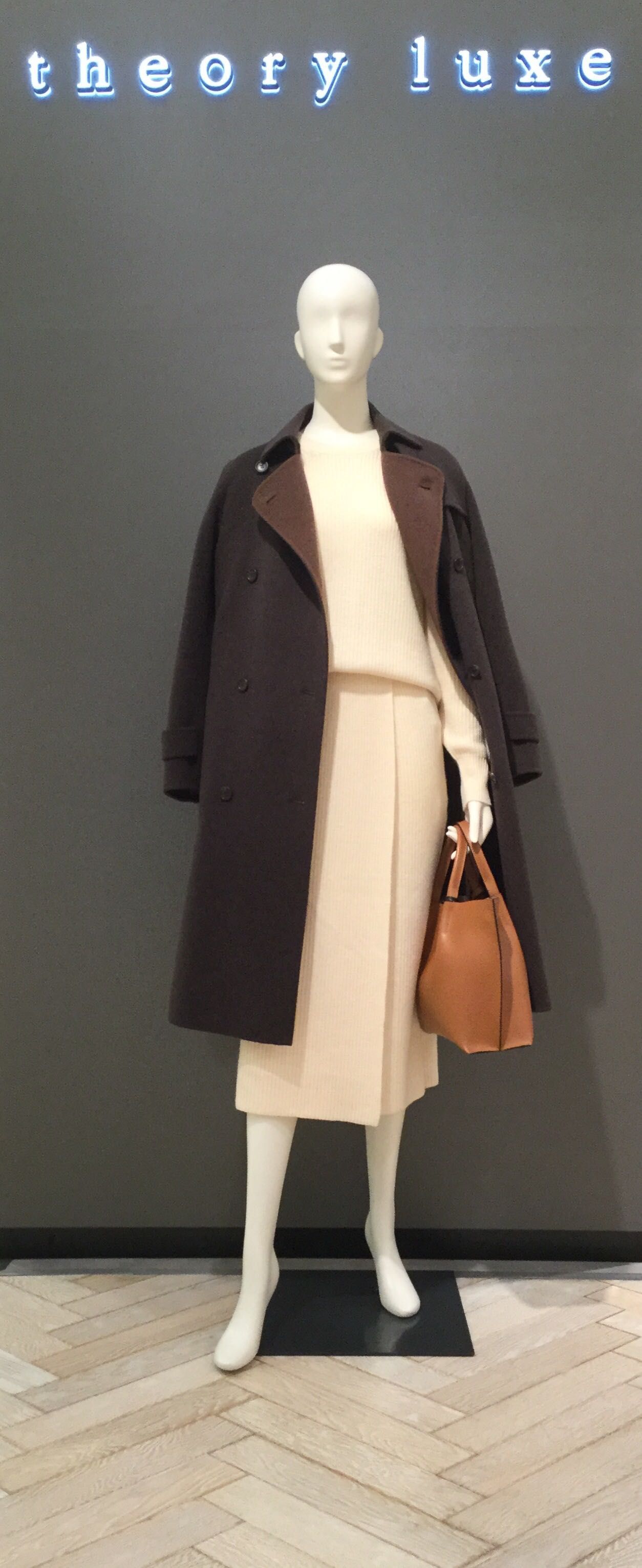 今が旬のブラウンコーディネート | ［CLOSE］心斎橋大丸店 | Theory  