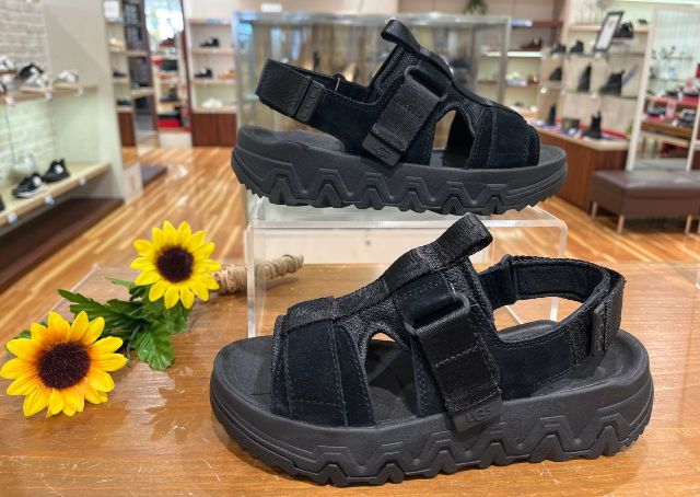 アグ UGG レディースサンダル CapTrail Strap Sandal キャップトレイル
