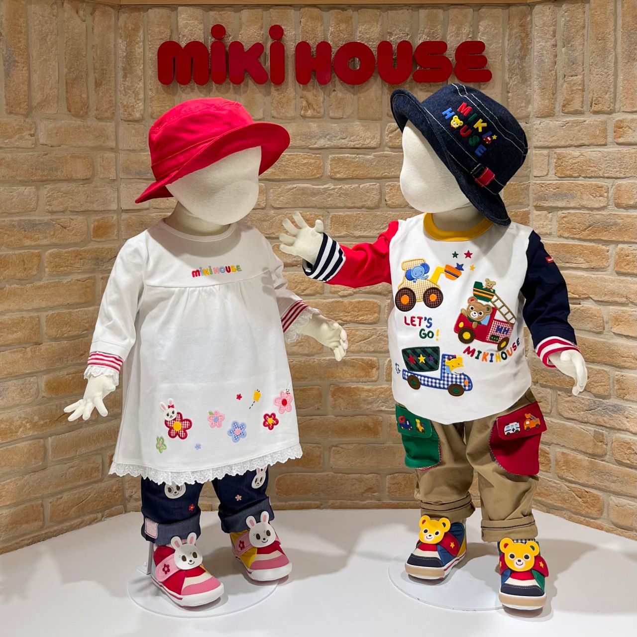 秋のお出かけに！新作シューズ｜ミキハウスミキハウス 阪急うめだ本店