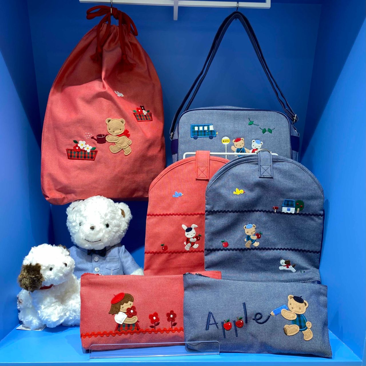 人気のデニムシリーズ入荷しました♪｜ファミリア三越日本橋本店