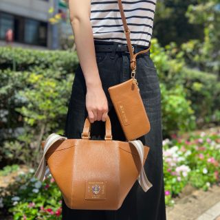 【美品】アタオ リモ ケリー 高級 シボ革 フリンジ レザー 長財布 ネイビー アタオ＞limoケリー/グレージュ | テーーマ teema