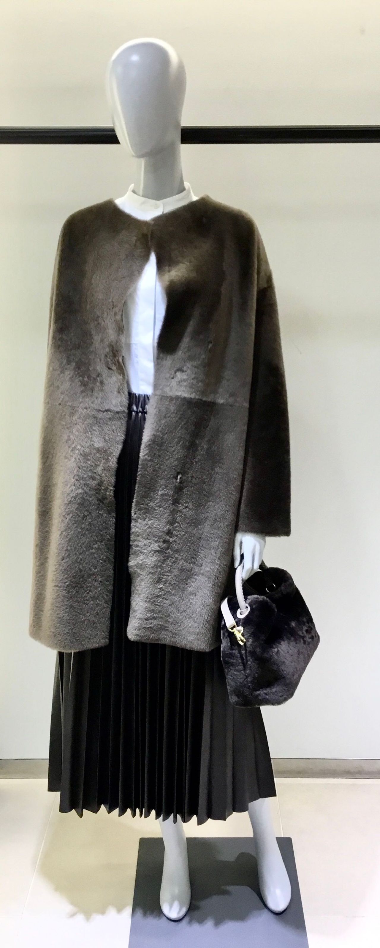 高級感たっぷりのムートンコート | 渋谷西武店 | Theory luxe[セオリー ...