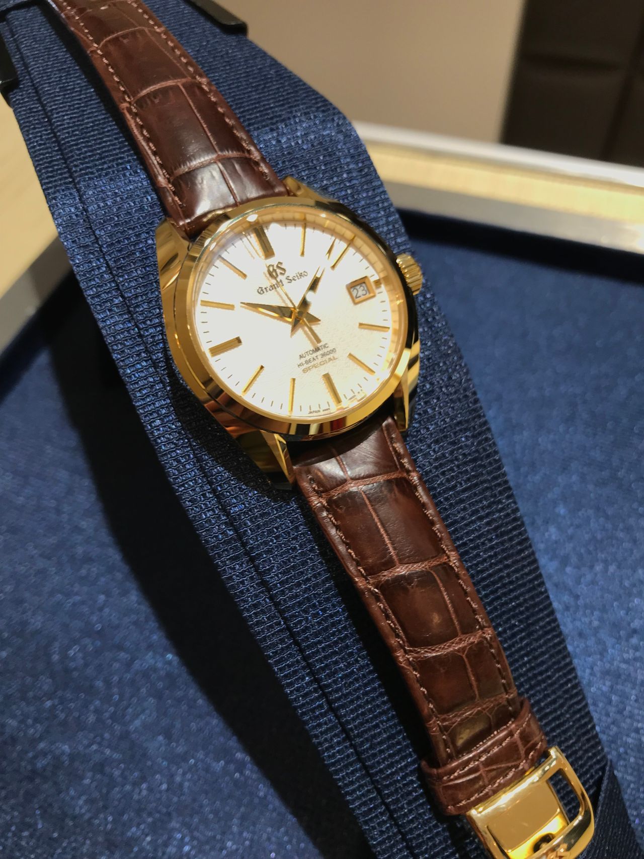 CROSS-CF限定 ものべの すみ 最高級掛軸 黄金の煌き！ | 岡山拠点のトミヤコーポレーション公式ショップ