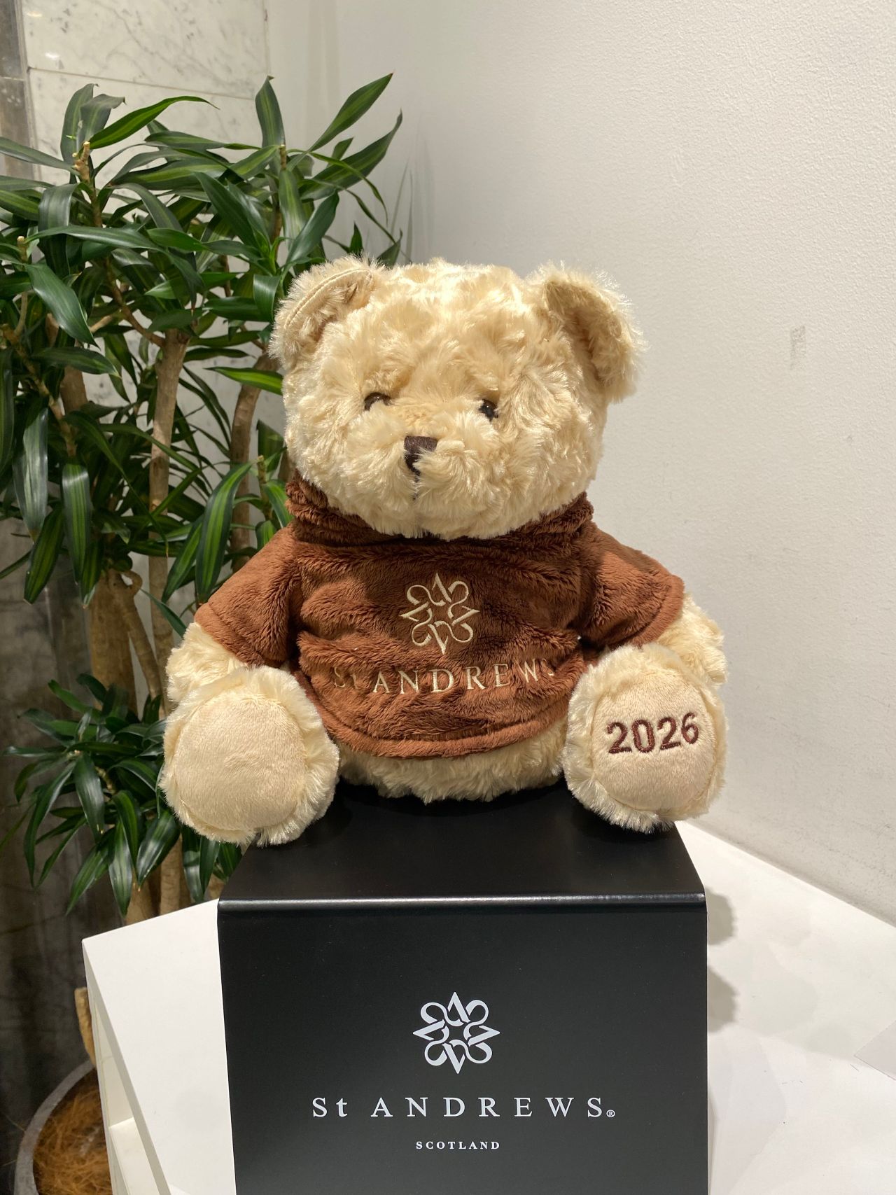 セント・アンドリュース」2026年の干支、午年をモチーフにした