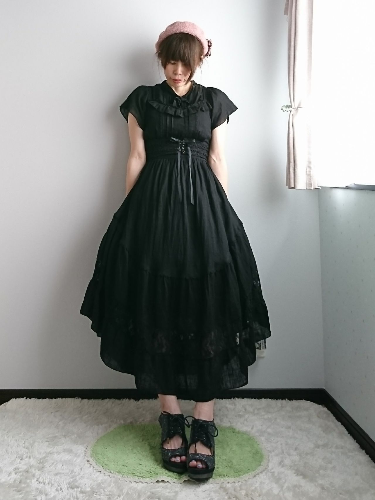 人気のファッショントレンド 新鮮な黒 ワンピース 夏 コーデ