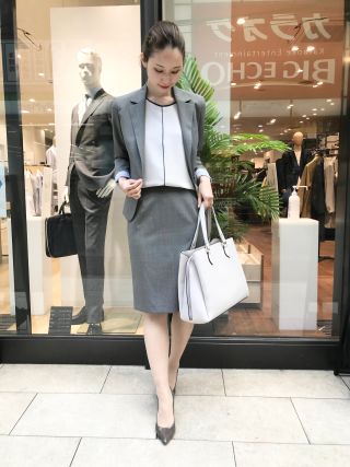 美品✨THESUIT COMPANY COOLMAX パンツスーツ　洗濯可能　S スーツカンパニーシー パンツ スーツ グレー チェック 42 夏用