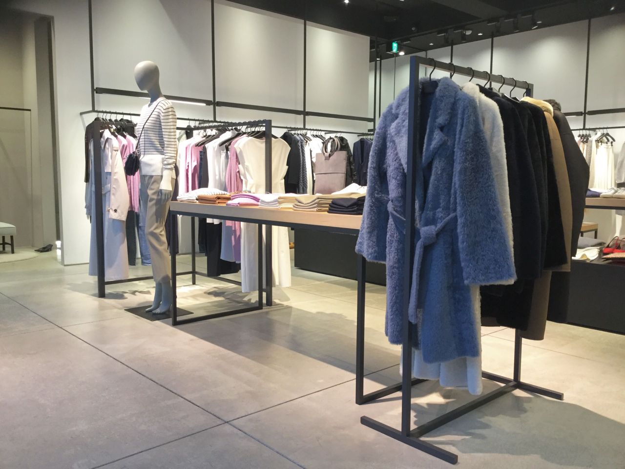 青山店 年末年始 営業日のご案内 青山店 Theory セオリー ショップブログ 青山店 年末年始 営業日のご案内 青山店 Theory セオリー ショップブログ