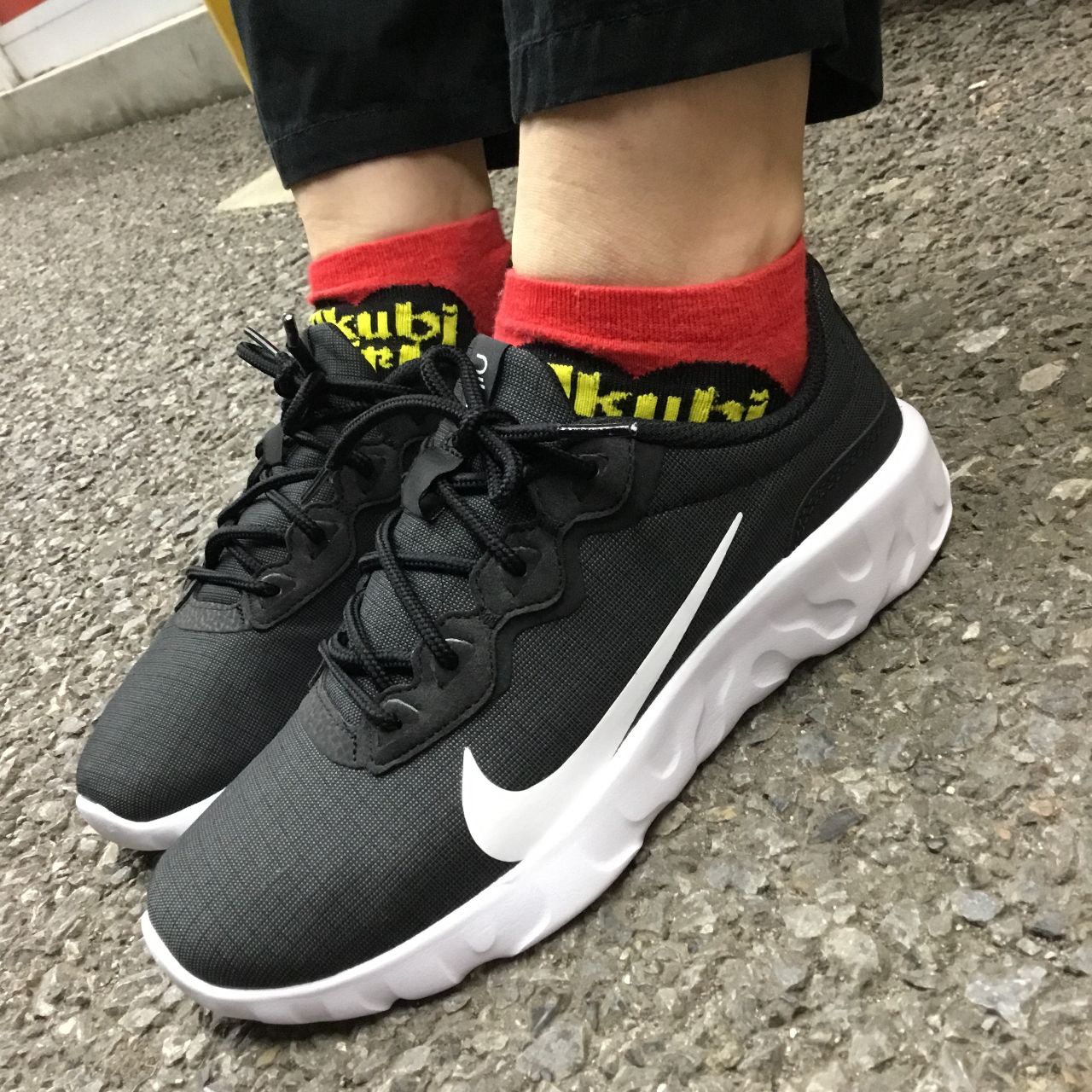 nike explore strada on feet
